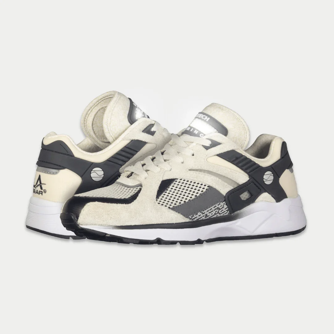 LA Gear Women's Catapult Light-up Lowtop | White x Black - Image 7